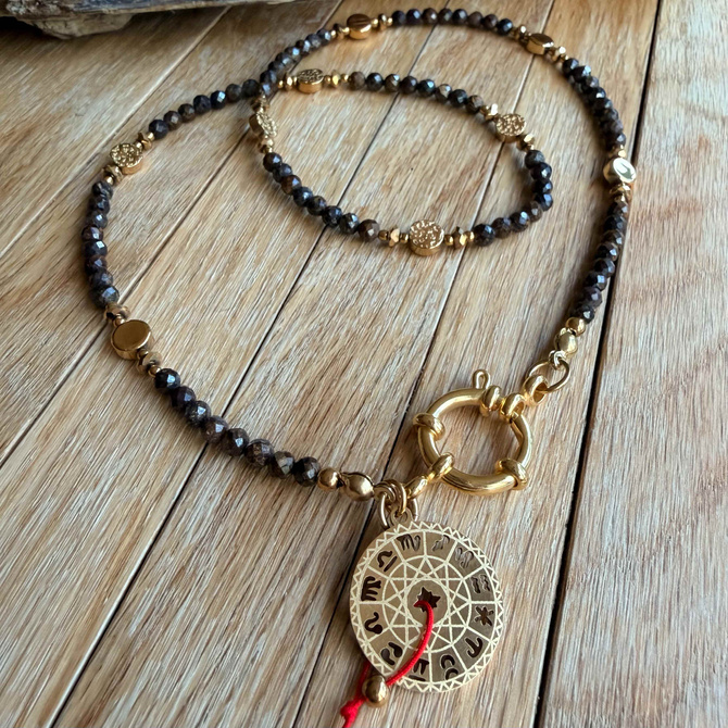 Bronzyt – kamień spokoju, odwagi i wewnętrznej równowagi, zawieszka znaki zodiaku, czerwona nitka chroniąca od uroków - ręczenie robiony naszyjnik z kamieni naturalnych