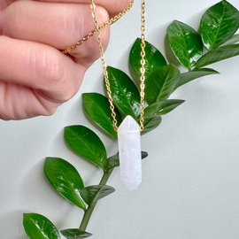 Naszyjnik z kryształem górskim, osobisty amulet, talizman