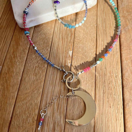 Kolorowy naszyjnik z kamieni naturalnych - zawieszka księżyc, LUNA - moc kobiecej energii