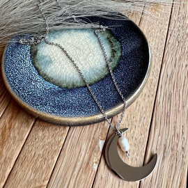 Naszyjnik z księżycem, Luna z perłą