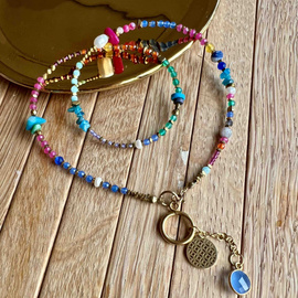 Kolorowy naszyjnik z kamieni naturalnych - zawieszka rozetka