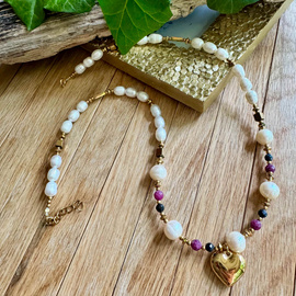 Naszyjnik z pereł, szafirów, rubinów i hematytów - z intencją, dla kobiety, która zna swoją wartość