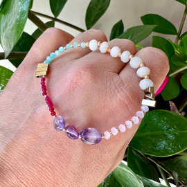 bransoletka z kamieni naturalnych - fuksja agat, amazonit, jadeit, ametyst i hematyt