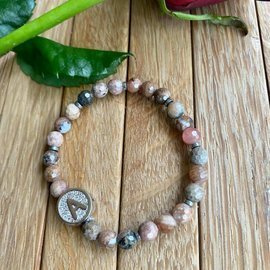 Radość - rodonit z literką - bransoletka z kamieni naturalnych