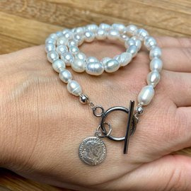 Naszyjnik perła z monetą - naszyjnik z pereł, ozdobne zapięcie